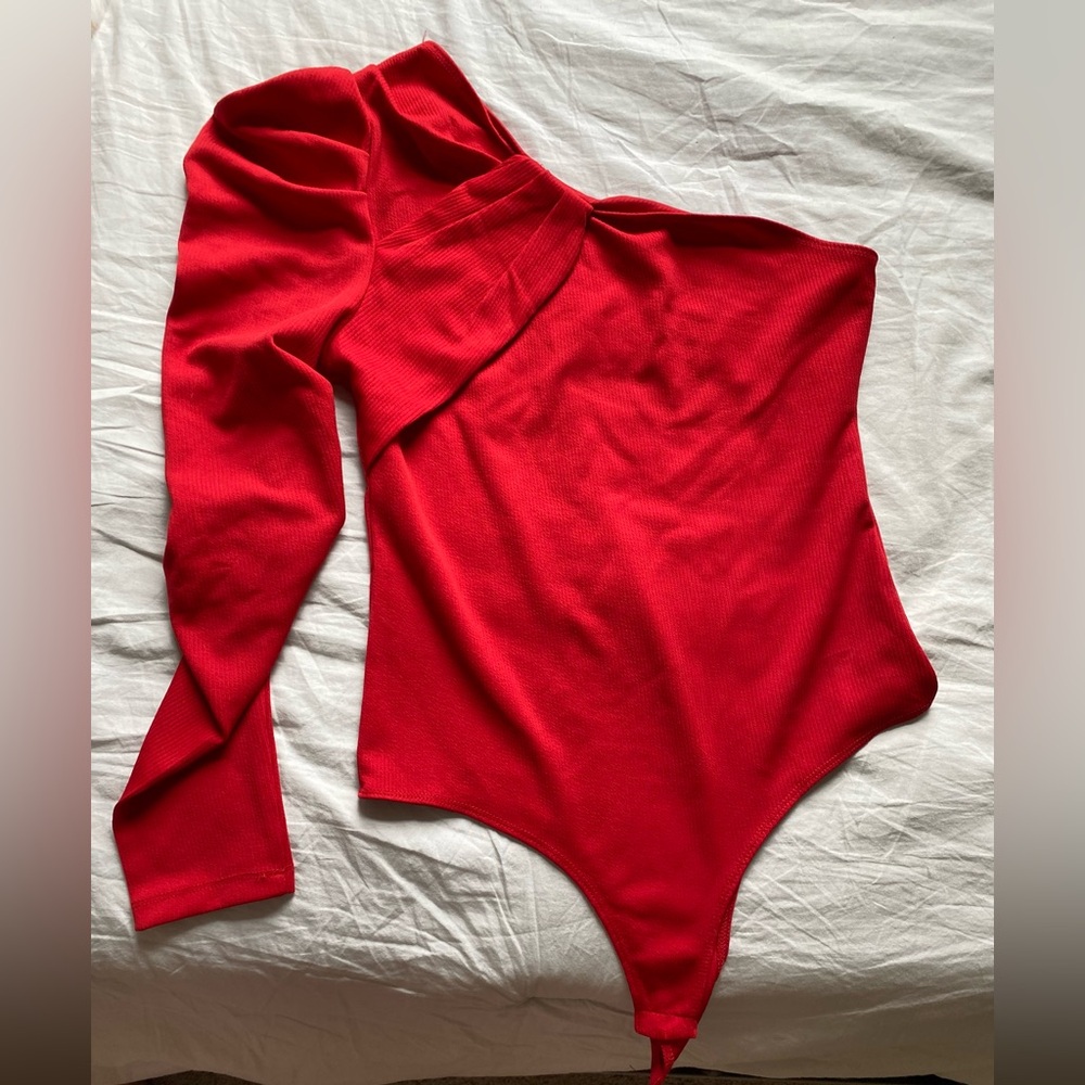 NWT Red one shoulder ruffled bodysuit Size L